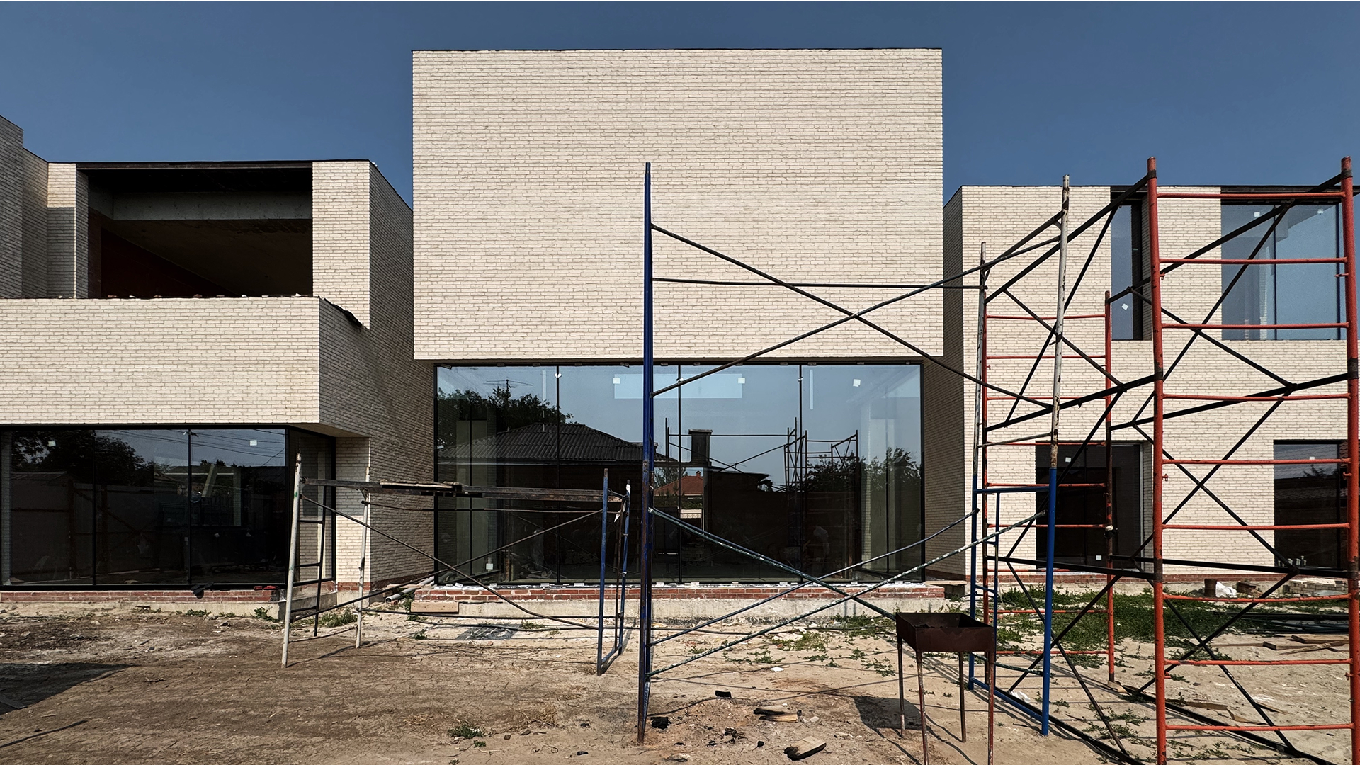 photo of the construction of a private house